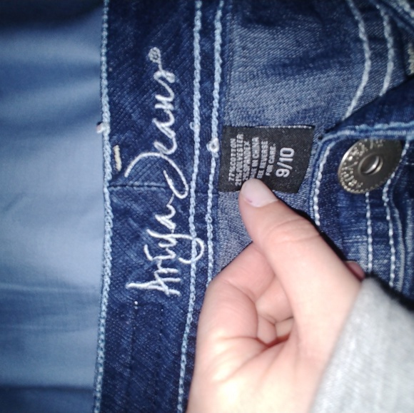 Dark Blue Compris - Picture 3 of 4